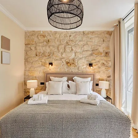Cozy Center Of Paris